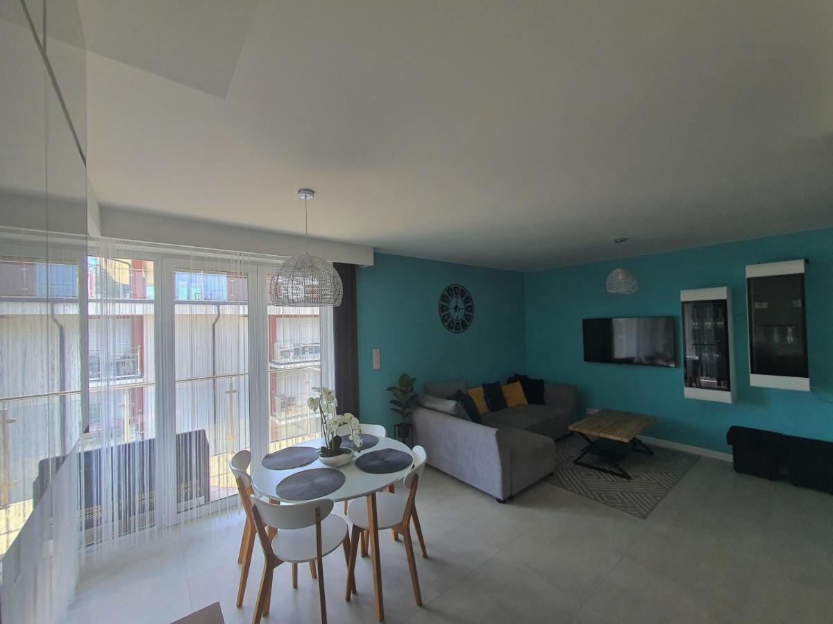 Apartament Holiday 32 Ревал Екстериор снимка